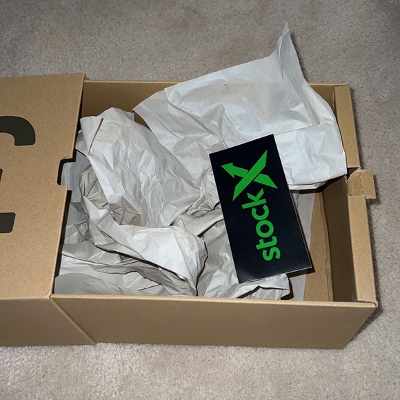 EMPTY YEEZY 350 BOX - Picture 2 of 2